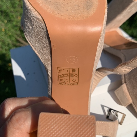 70’s NUDE PLATFORM SANDALS VEGAN SUEDE - Picture 12 of 16